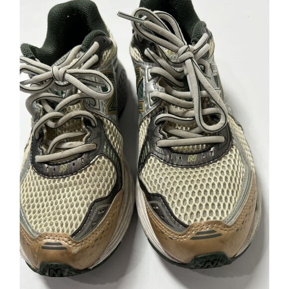 New Balance x Aime Leon Dore 860v2 Sneakers in Green main image 8